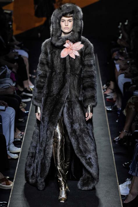 fendi natale 2015|Fendi Fall 2015 Couture Fashion Show .